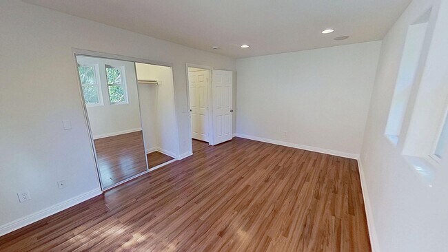 Building Photo - 415 W De La Guerra St