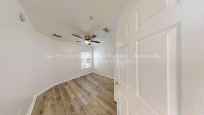 Building Photo - 7920 Merrill Rd