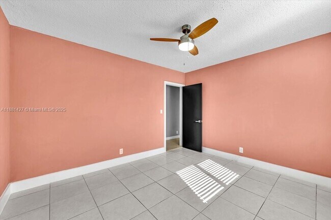 Building Photo - 5250 SW 4th Ct