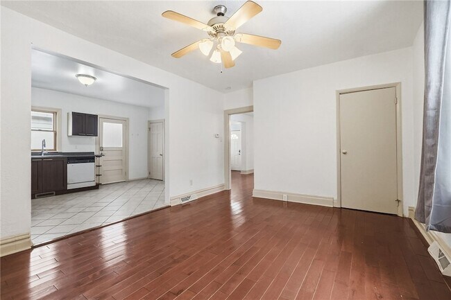 Building Photo - 112 De Witt Street Unit