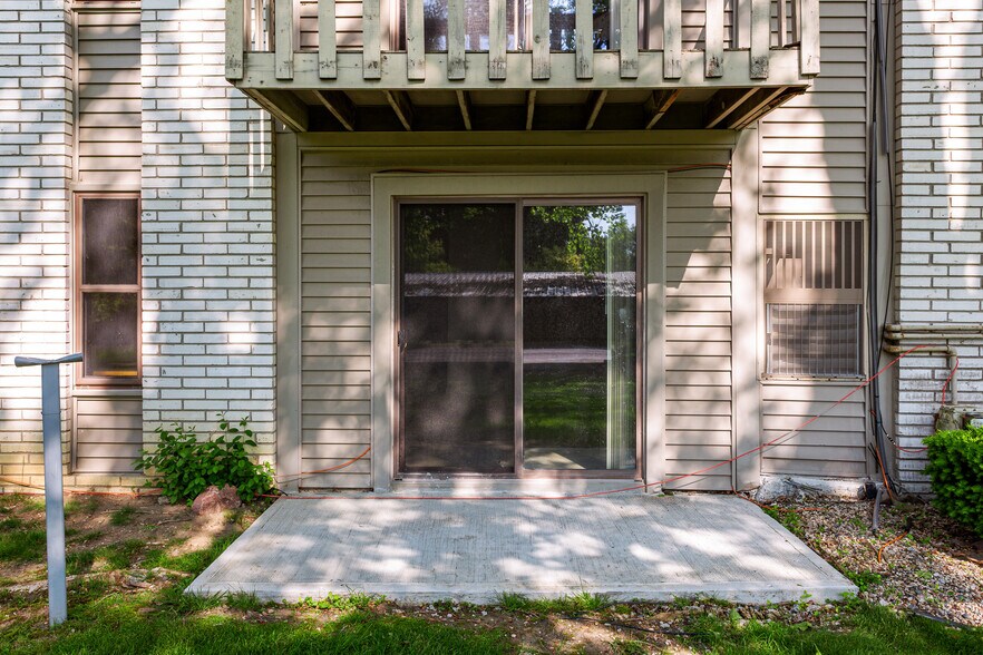Building Photo - 31993 W 12 Mile Rd