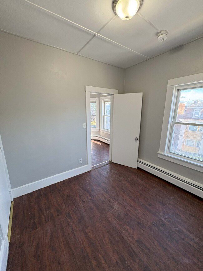Building Photo - 130-132 Springfield St