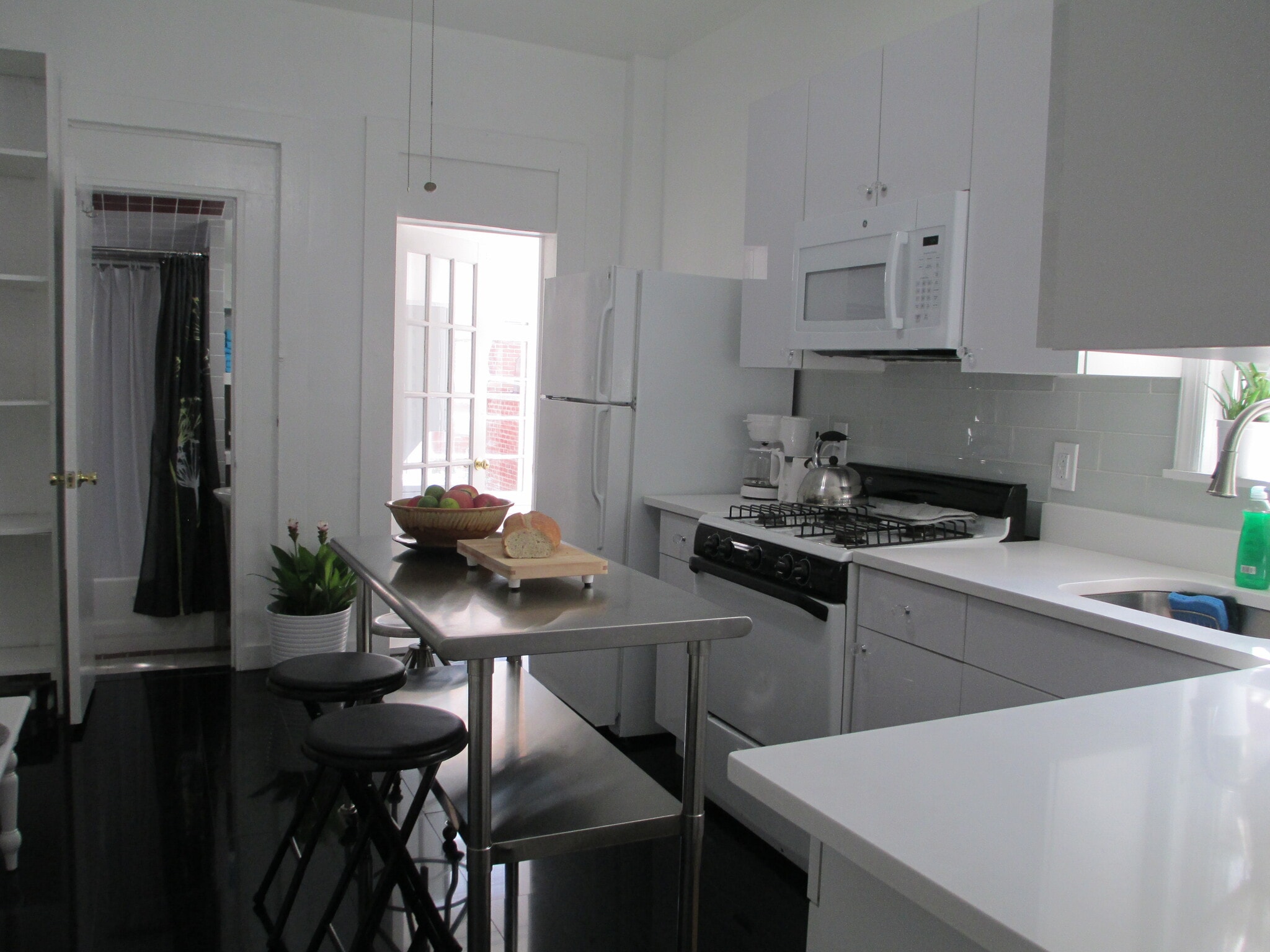 Building Photo - 855 Pavonia Ave