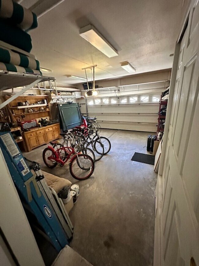 Building Photo - Large and lovely 3Bd home in the Tahoe Keys!! Call me today to view!