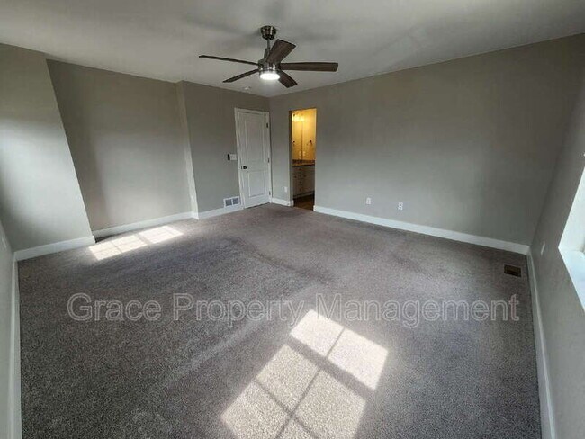 Building Photo - 6259 Bauer Wy