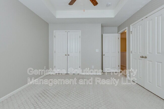 Building Photo - 304 Oldbury Ln