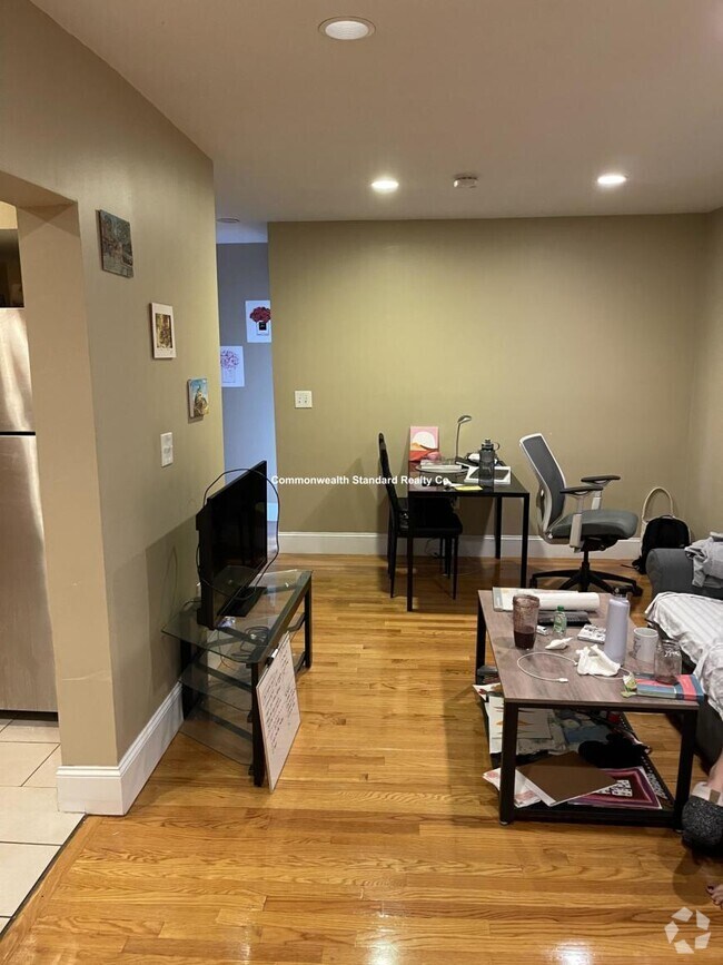 Building Photo - 4 bedroom in Brookline MA 02446