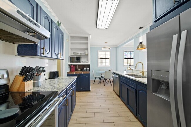 Building Photo - 1015 9th St