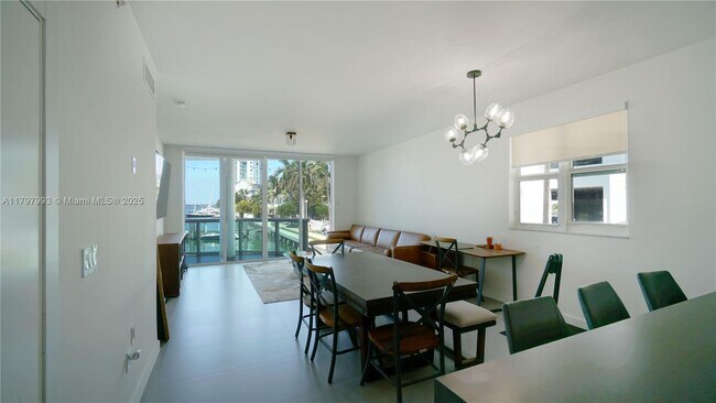 Building Photo - 7918 Harbor Island Dr
