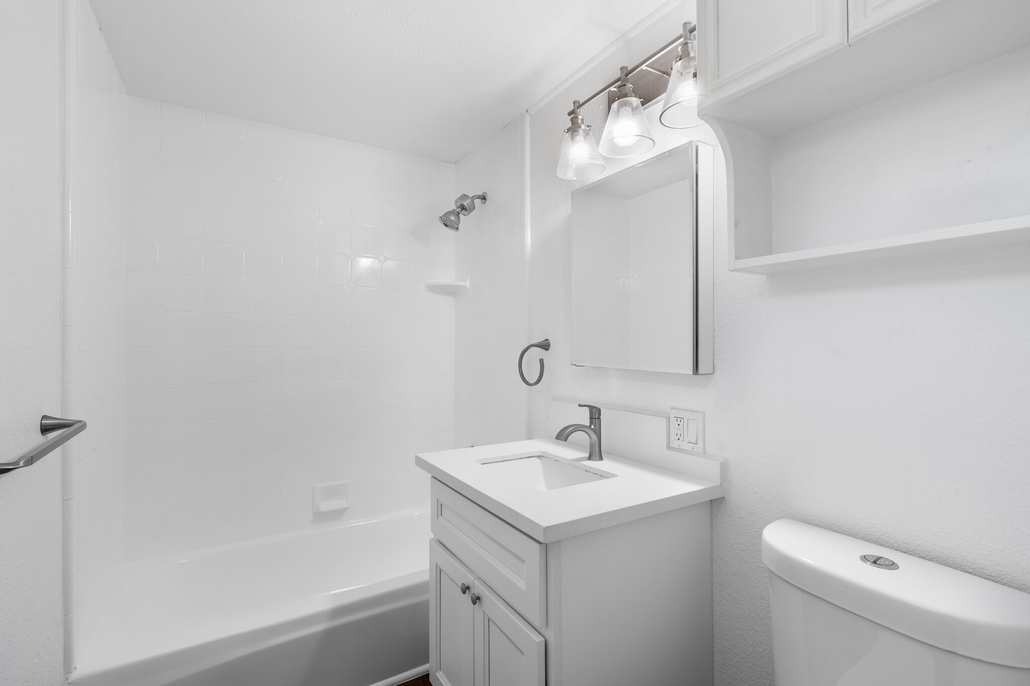 Building Photo - 4159 Larchwood Plz