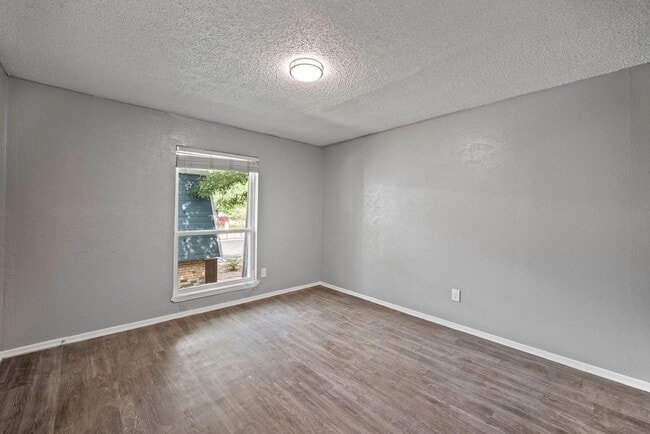 Building Photo - Diamond Villas