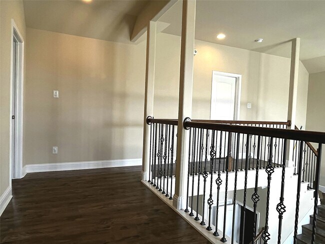 Building Photo - 307 Maverick Run Ct