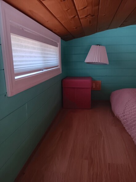 Building Photo - 685 Englehart