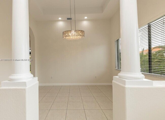 Building Photo - 7635 SW 193rd Ln
