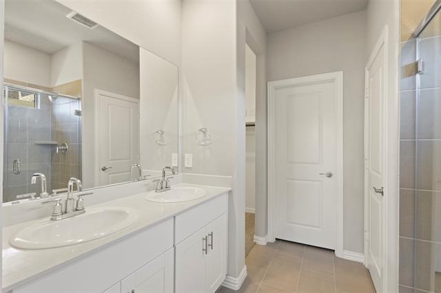 Building Photo - 617 McKenna Dr