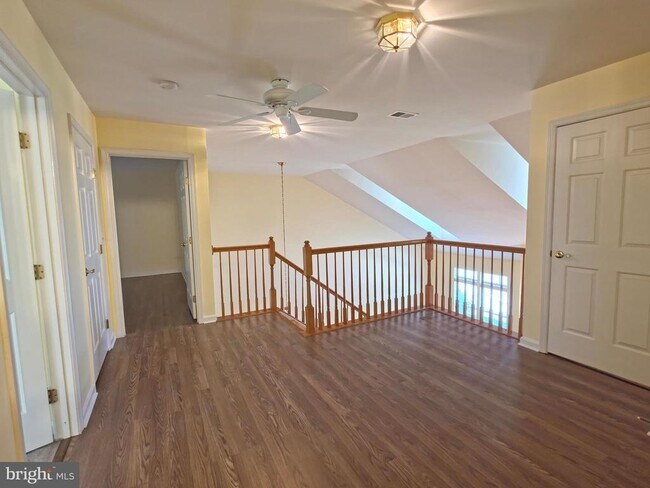 Building Photo - 20875 Killawog Terrace