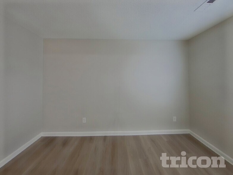 Building Photo - 701 Barbee Farm Dr