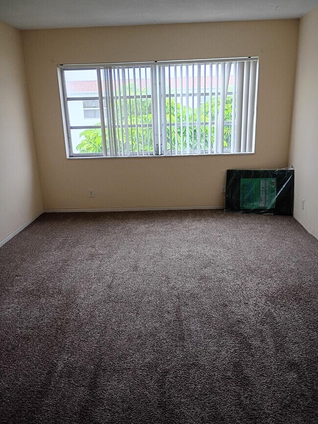 Building Photo - 1501 NW 43rd Ave