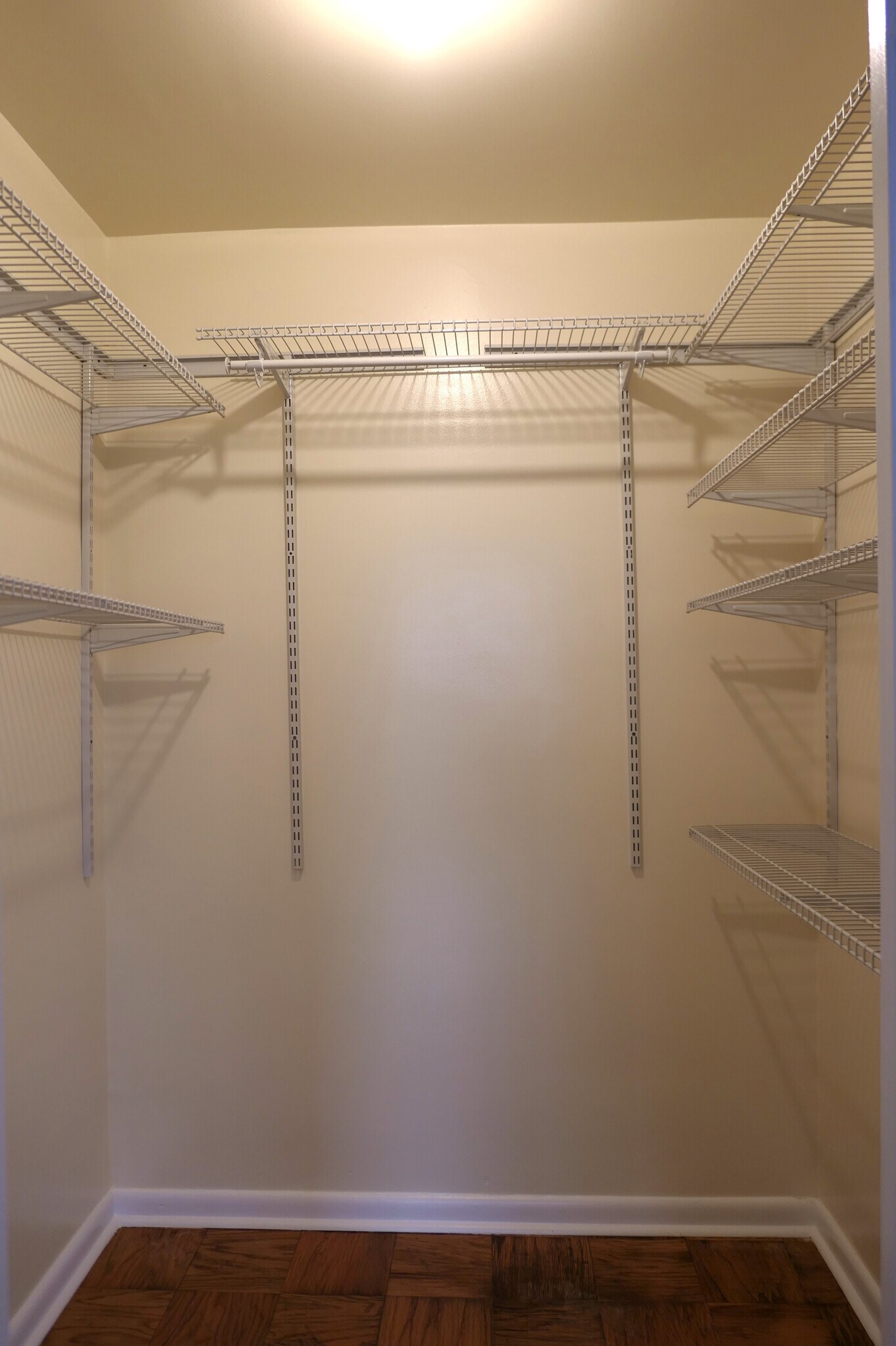 Building Photo - 6631 Wakefield Dr