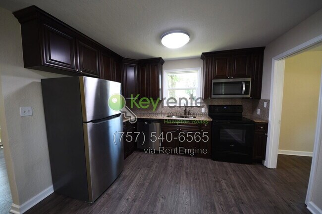 Building Photo - 3742 Atterbury St