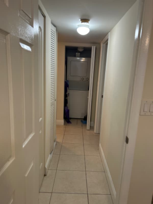 Building Photo - 450 NW 20th St