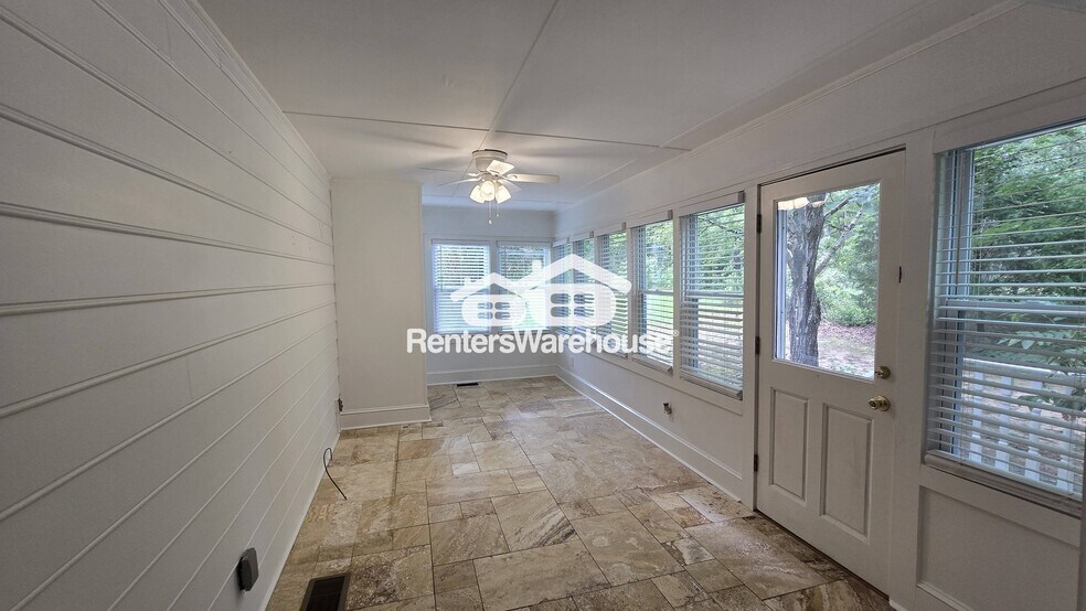 Building Photo - 165 Oak Hill Cir