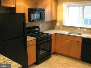 Building Photo - 36 T St NE