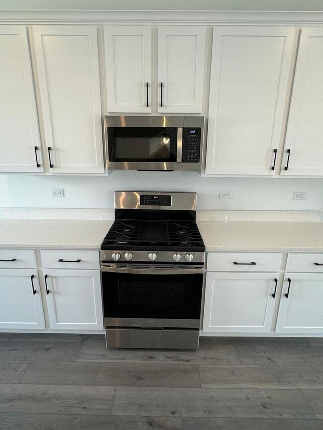 Building Photo - 1526 Albany St