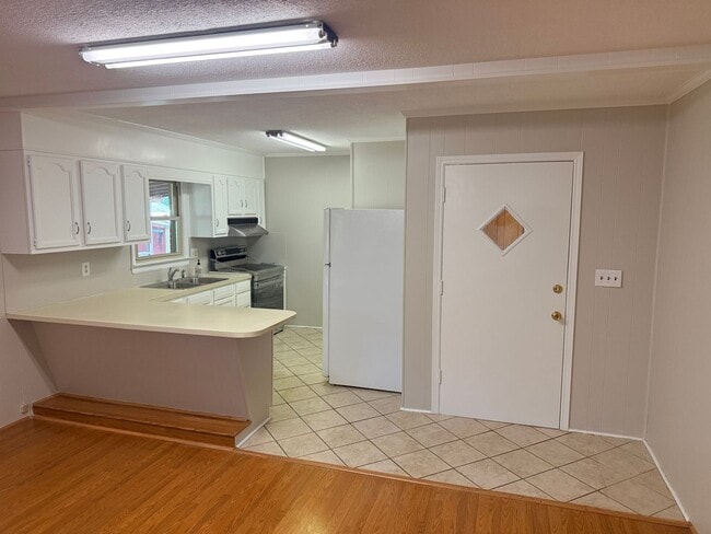 Building Photo - Beautiful Ranch home in Concord