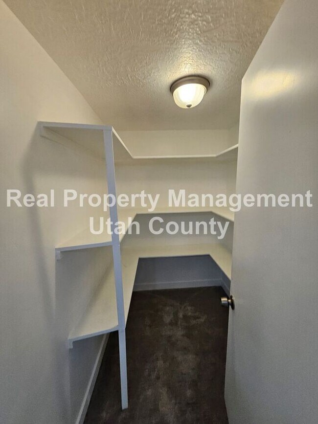 Building Photo - 152 W 100 S