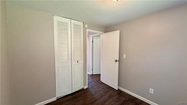 Building Photo - 104 Finwood Dr