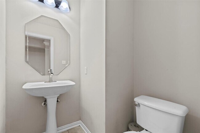 Building Photo - 12058 Miramar Shores Dr