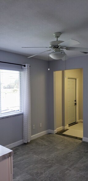 Building Photo - 5122 Lady Slipper Ave