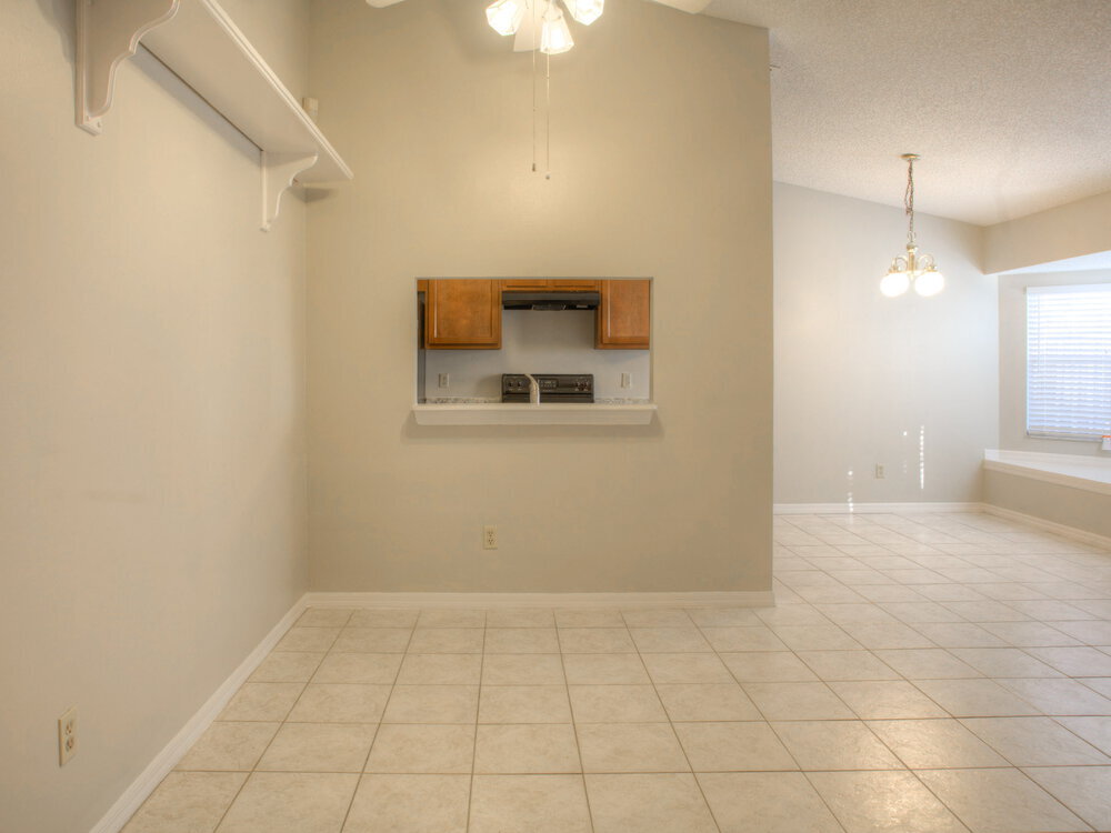 Building Photo - 9324 Pavillion Dr