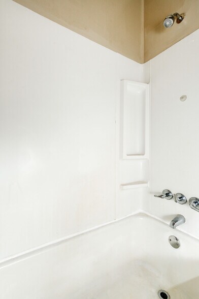 Building Photo - 3864 W Girard Ave