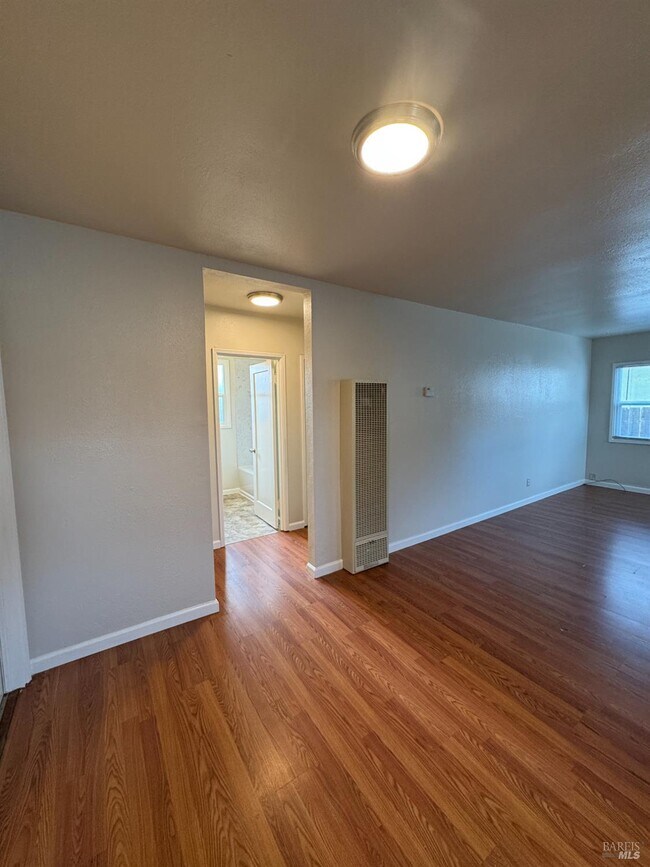 Building Photo - 133 Clay St