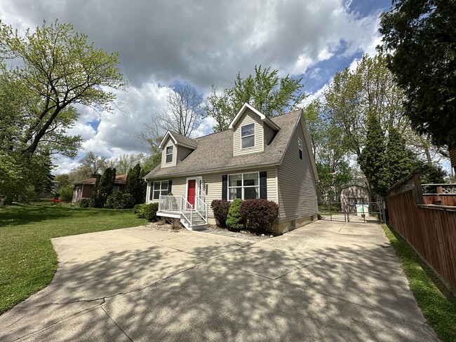 Primary Photo - 2610 Dexter Ave