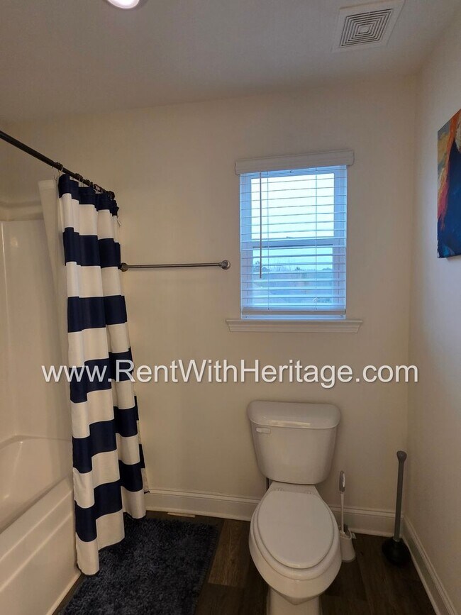 Building Photo - Amazing 5 Bedroom/ 3 Bath Home in Sweetwater, a Swim Tennis Community/ Attention to Detail / Grea...