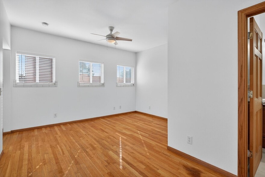 Building Photo - 1912 2nd St