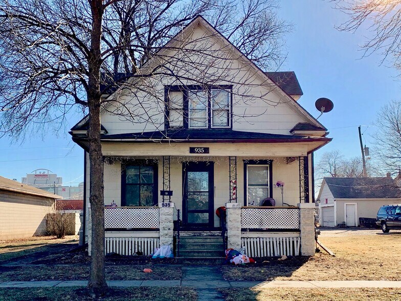 Building Photo - 935 New Hampshire St