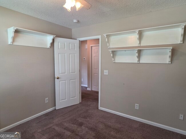 Building Photo - 301 Aspen Arbor