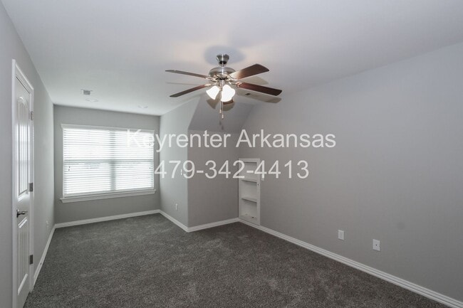 Building Photo - 3805 SW Gemstone Blvd
