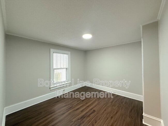 Building Photo - 2225 Celia Ave