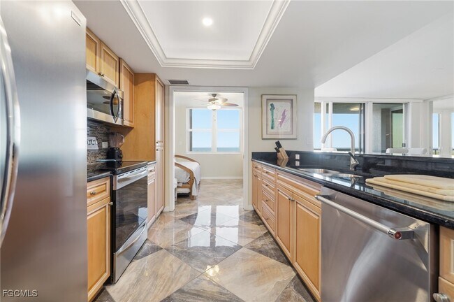 Building Photo - 6585 Nicholas Blvd