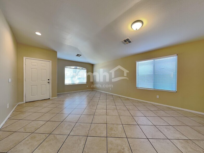Building Photo - 8110 S 48th Ln