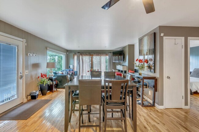 Building Photo - 665 Columbus St E