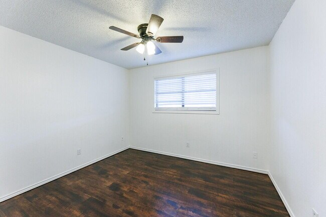 Building Photo - 4813 73rd St