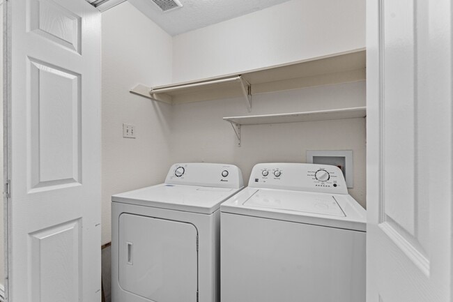 Building Photo - 842 E 29th St