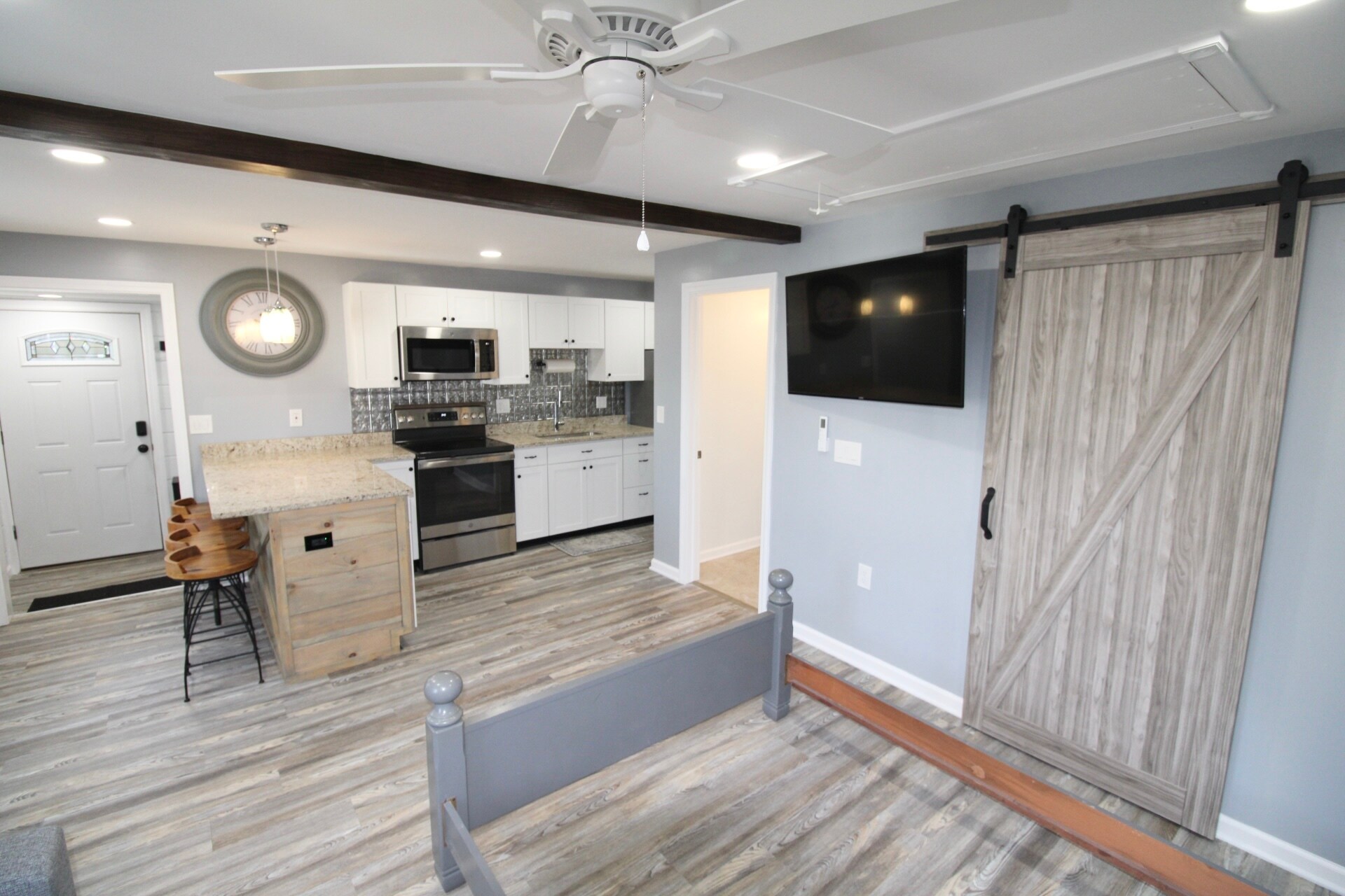 Building Photo - 23 Beacon St