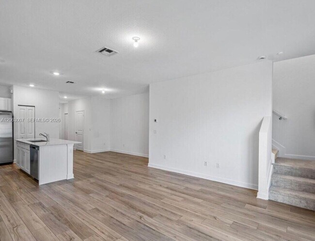 Building Photo - 223 SE Woodbark St